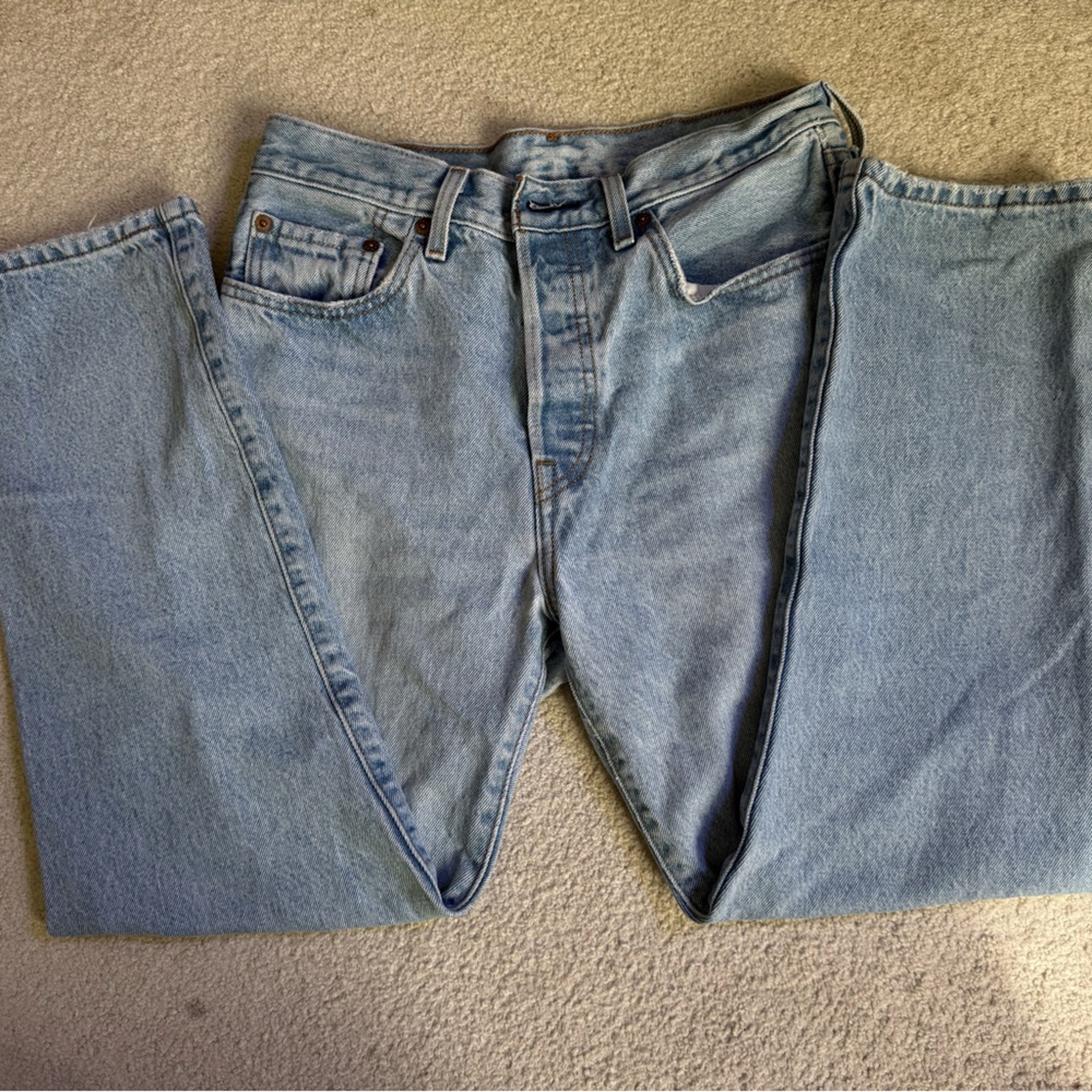 Levi's 501 cropped mom jeans